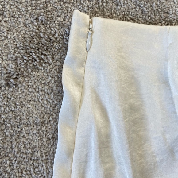 Aritzia Silk Ruched Skirt size 4 - Picture 3 of 4